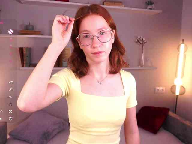 Favorite_redhead webcam
