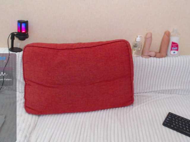 missEllaElla's BongaCams show and profile