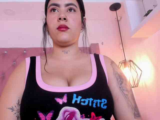 Mandy-curvy webcam