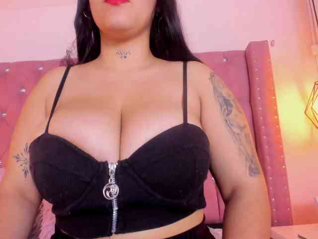 Mandy-curvy webcam