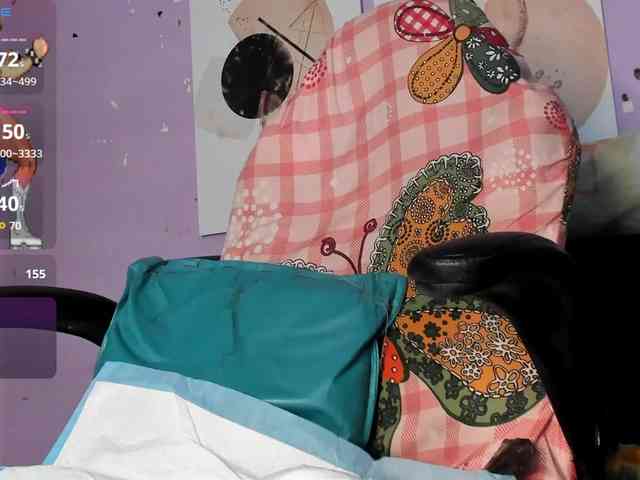 madelinefoxxx30 webcam