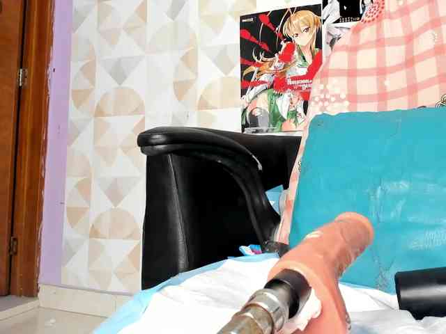 madelinefoxxx30 webcam