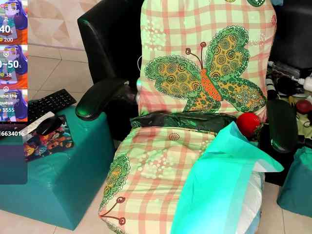 madelinefoxxx30 webcam