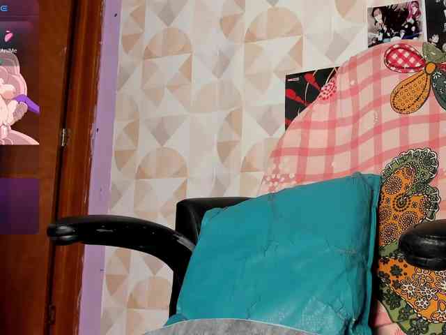 madelinefoxxx30 webcam