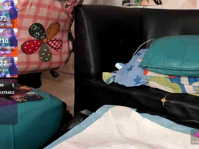 madelinefoxxx30 webcam