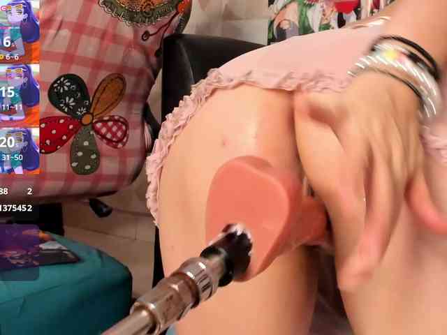 madelinefoxxx30 webcam