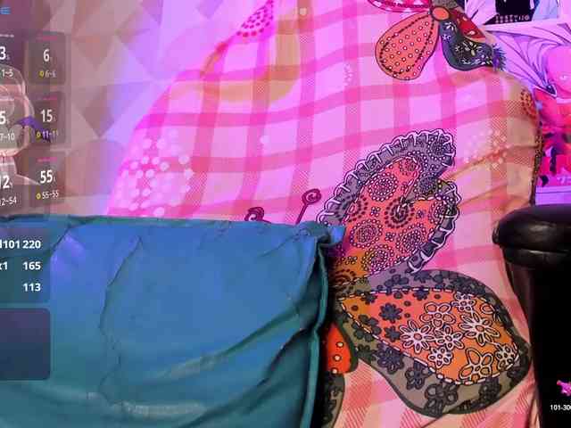 madelinefoxxx30 webcam