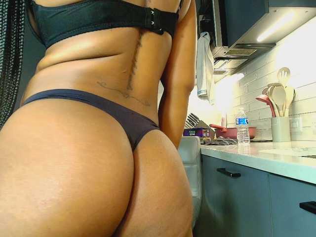 Naomiruty's BongaCams show and profile