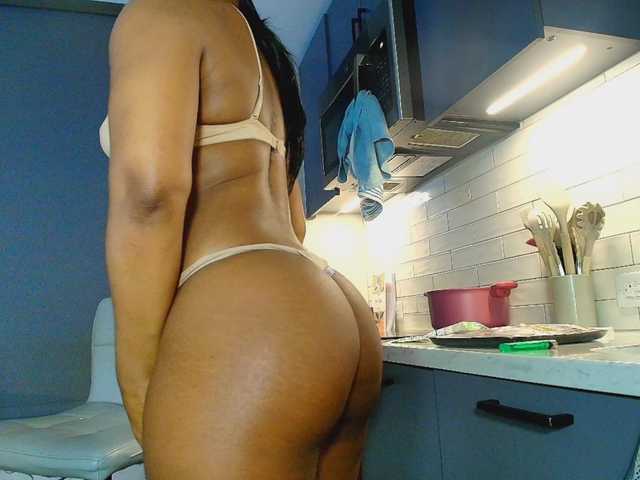 Naomiruty's BongaCams show and profile