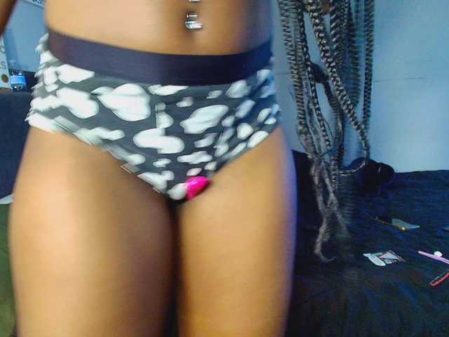 Naomiruty's BongaCams show and profile