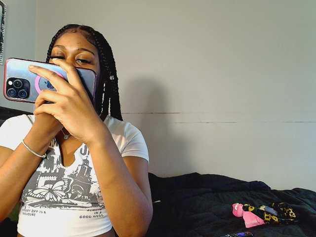 Naomiruty's BongaCams show and profile