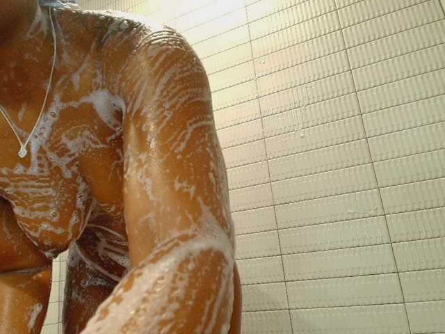 Naomiruty's BongaCams show and profile