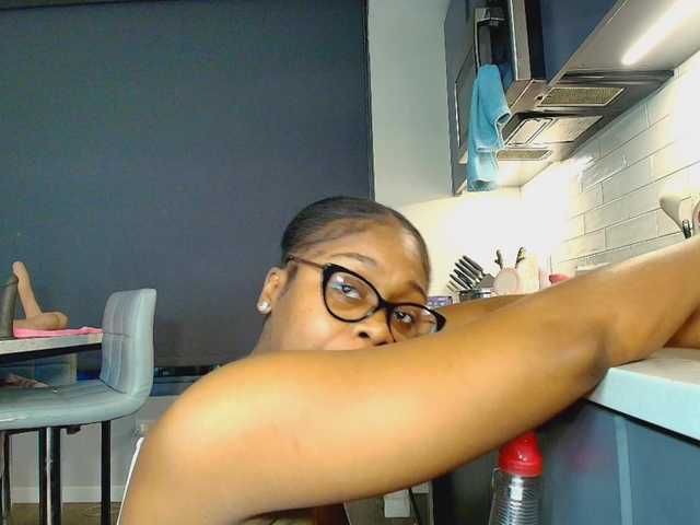 Naomiruty's BongaCams show and profile