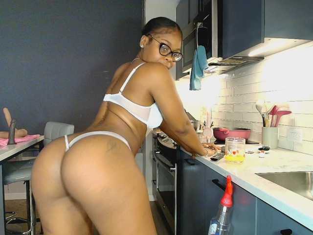 Naomiruty's BongaCams show and profile