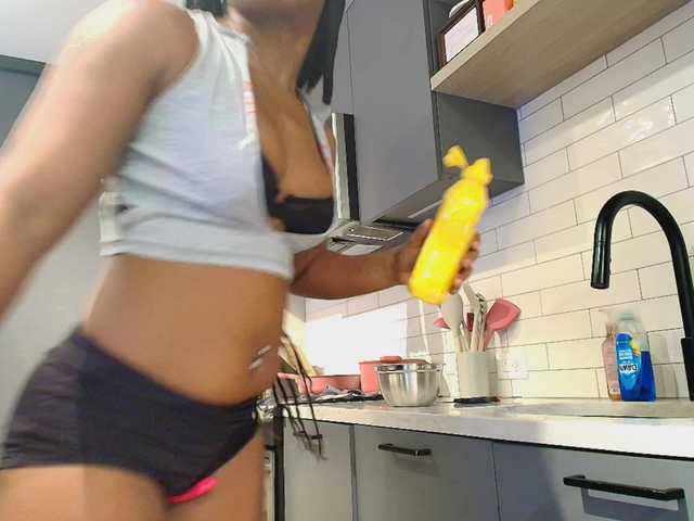 Naomiruty's BongaCams show and profile