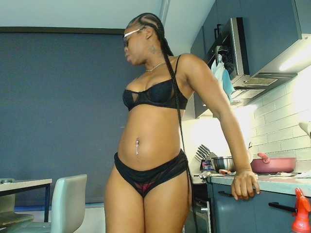 Naomiruty's BongaCams show and profile