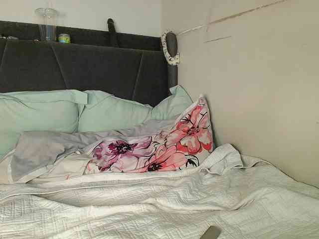 Naomiruty webcam