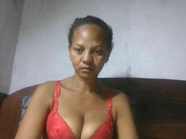 Selvidam Live Webcam on BongaCams