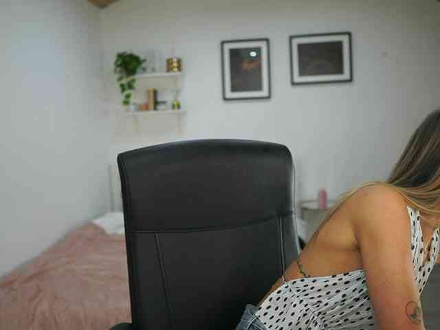 Frenchlove21 webcam