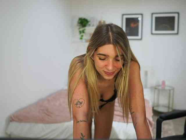Frenchlove21 webcam