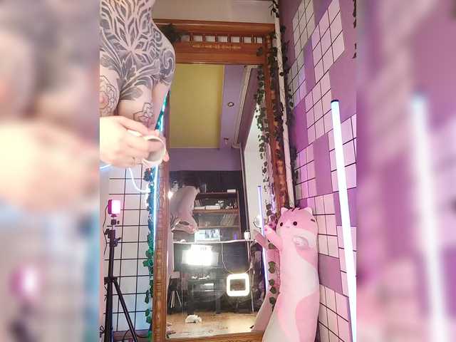 -Yourgirl's BongaCams show and profile