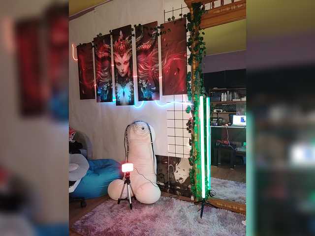 -Yourgirl's BongaCams show and profile