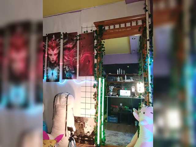 -Yourgirl's BongaCams show and profile