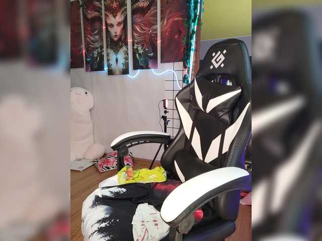 -Yourgirl's BongaCams show and profile