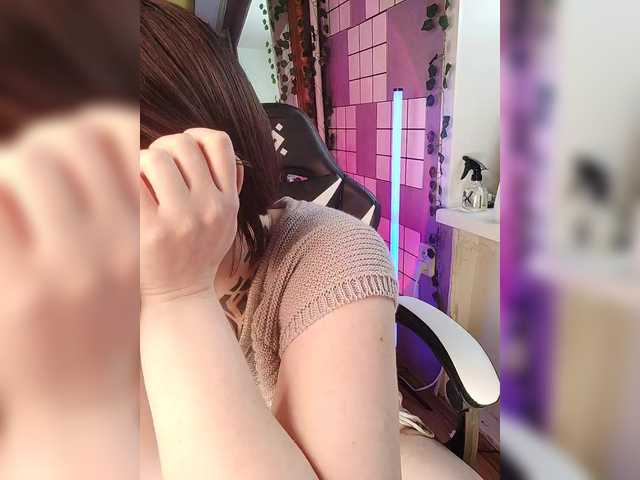 -Yourgirl's BongaCams show and profile