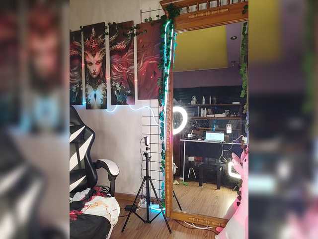 -Yourgirl's BongaCams show and profile