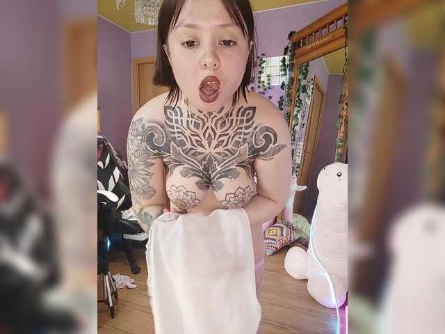 -Yourgirl's BongaCams show and profile