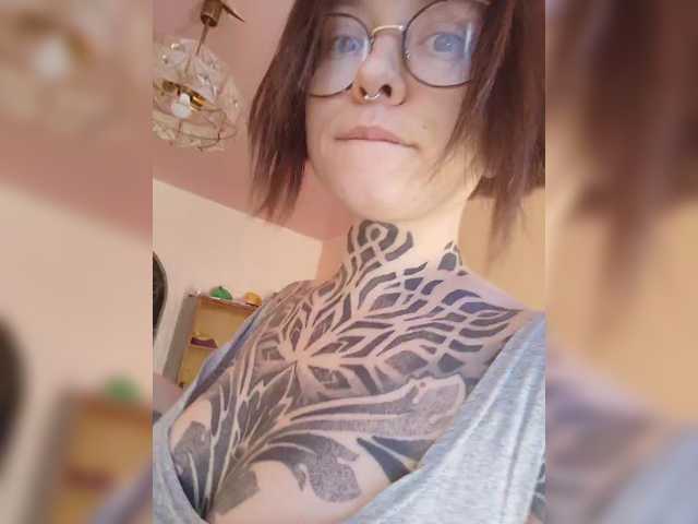 -Yourgirl's BongaCams show and profile