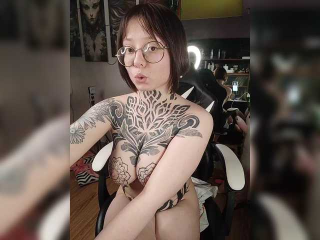 -Yourgirl's BongaCams show and profile