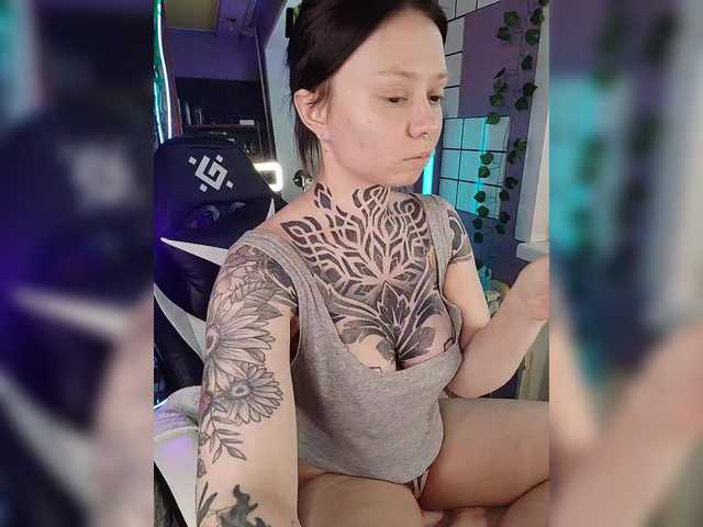 -Yourgirl's BongaCams show and profile