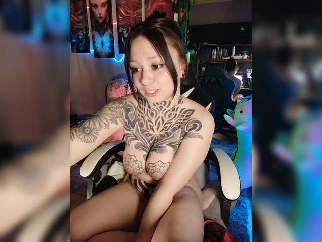 -Yourgirl's BongaCams show and profile