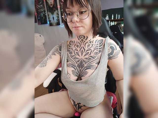 -Yourgirl's BongaCams show and profile