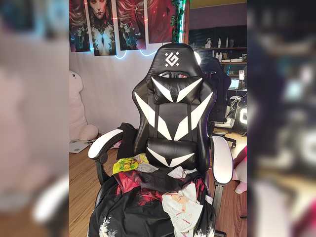 -Yourgirl's BongaCams show and profile