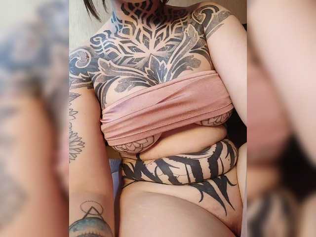 -Yourgirl's BongaCams show and profile