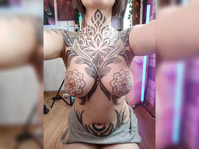 -Yourgirl's BongaCams show and profile