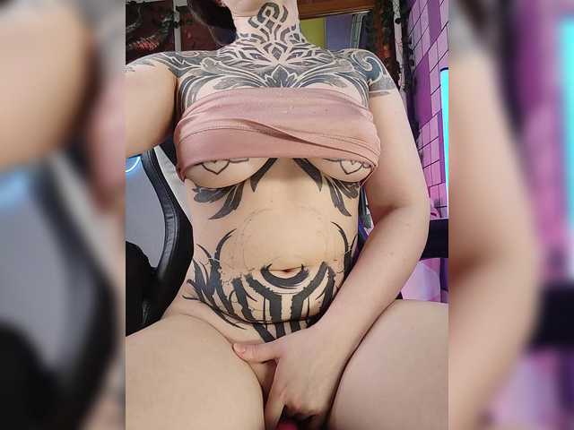 -Yourgirl's BongaCams show and profile