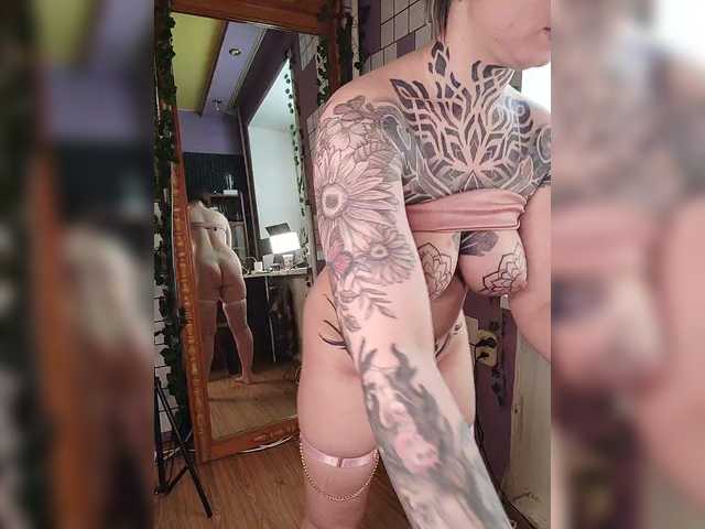 -Yourgirl's BongaCams show and profile