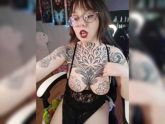 -Yourgirl's BongaCams show and profile