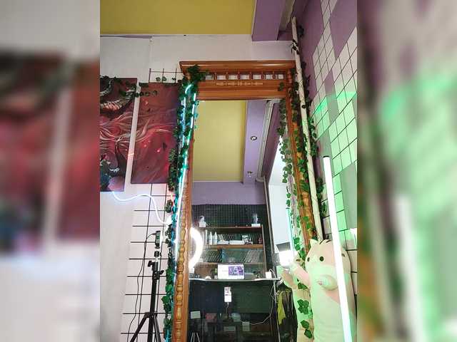 -Yourgirl's BongaCams show and profile