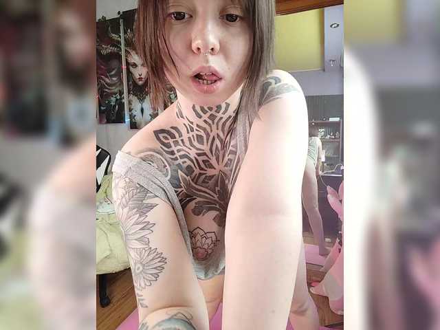 -Yourgirl's BongaCams show and profile