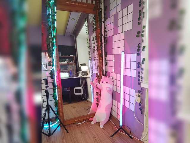 -Yourgirl's BongaCams show and profile