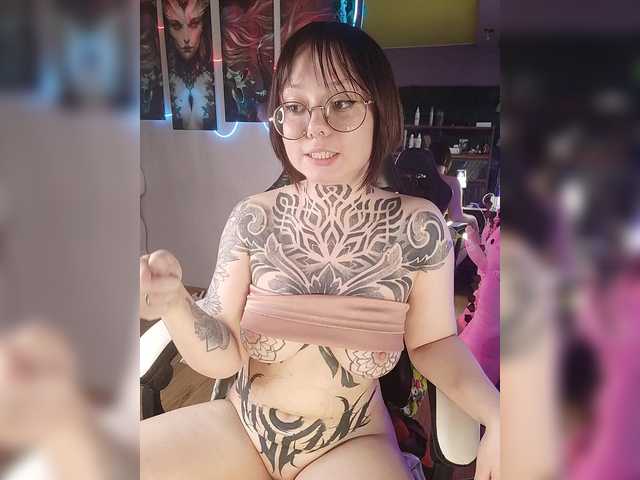 -Yourgirl's BongaCams show and profile