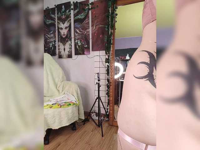 -Yourgirl's BongaCams show and profile