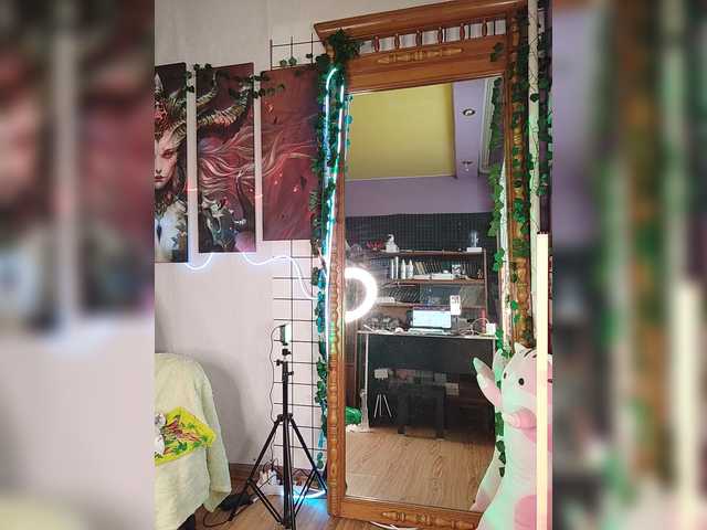 -Yourgirl's BongaCams show and profile