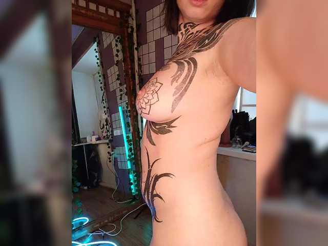 -Yourgirl's BongaCams show and profile