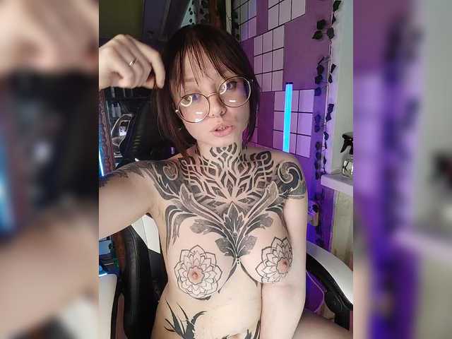 -Yourgirl's BongaCams show and profile